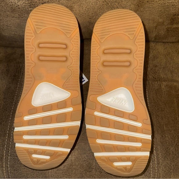 Size 8.5 - Nike Air Max 90 LV8 Sail Light Orewood W - Picture 7 of 11